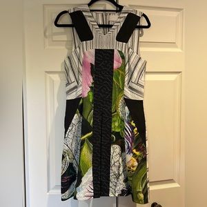 Peter pilotto beautiful pattern dress fitted at the waist and flares out